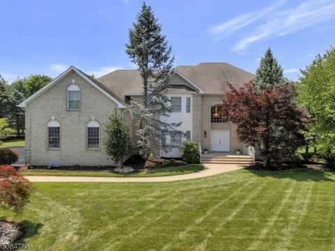 33 Briarwood Drive East, Warren, NJ 07059