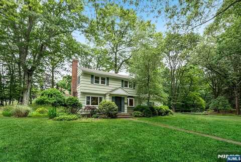 21 Dale Avenue, Wyckoff, NJ 07481
