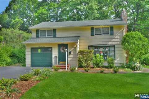 151 Bergen Avenue, Waldwick, NJ 07463
