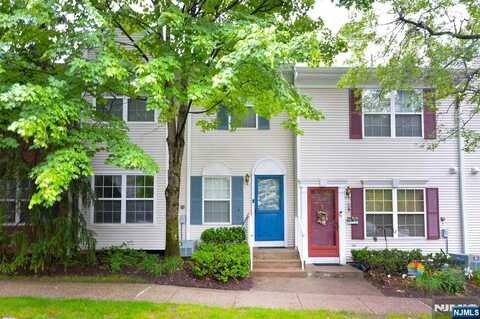 2171 Kent Court, Mahwah, NJ 07430