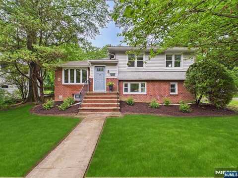 440 Albin Court, Ridgewood, NJ 07450