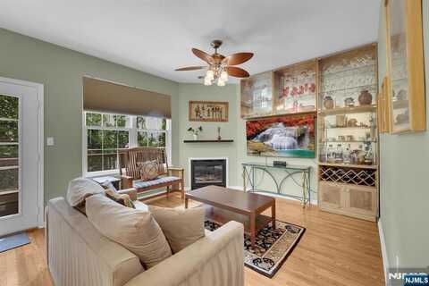 42 Rockcreek Terrace, Riverdale, NJ 07457