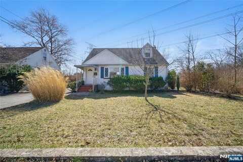 136 Catherine Avenue, Mahwah, NJ 07430