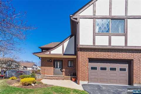 101 Holiday Lane 101, River Vale, NJ 07675