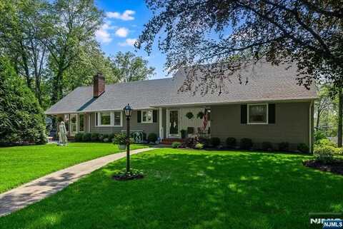 63 Kathleen Court, Wayne, NJ 07470