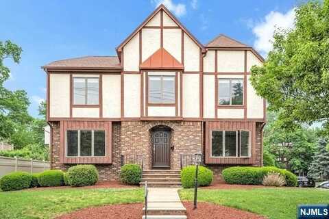 23 Bohnert Place, Waldwick, NJ 07463
