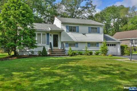 29 Lotus Lane, Waldwick, NJ 07463