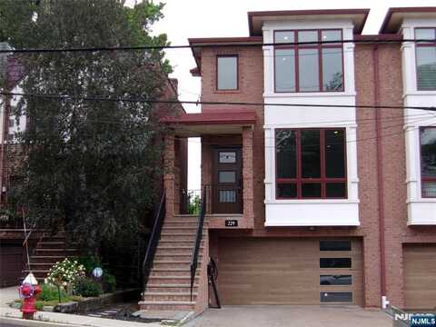 229 Mcelroy Avenue, Fort Lee, NJ 07024