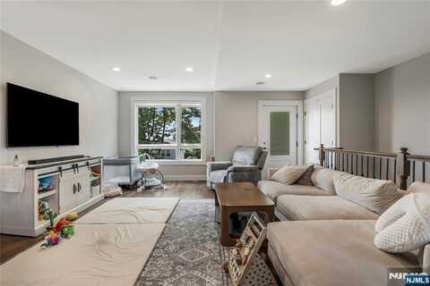 499 Sunset Terrace B, Ridgefield, NJ 07657