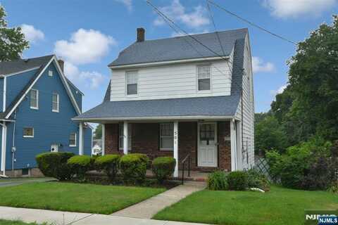 501 Collins Avenue, Hasbrouck Heights, NJ 07604