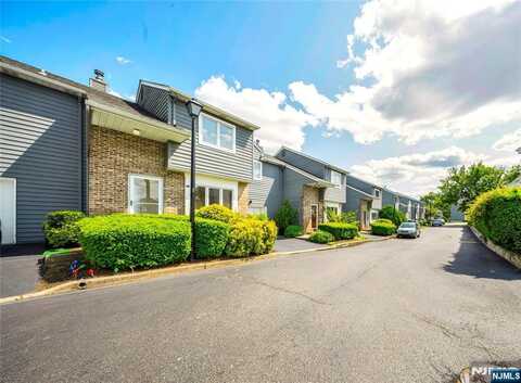 8-21 Creek Court, Fair Lawn, NJ 07410