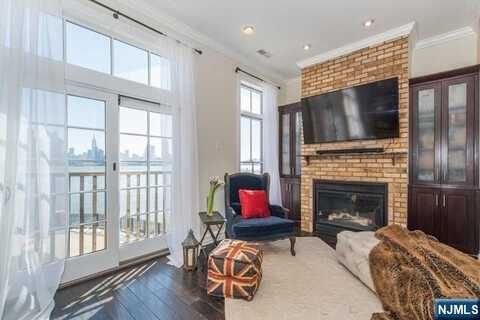 8 Regency Place 8, Weehawken, NJ 07086