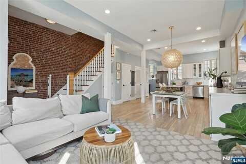 2 Park Street, Jersey City, NJ 07304