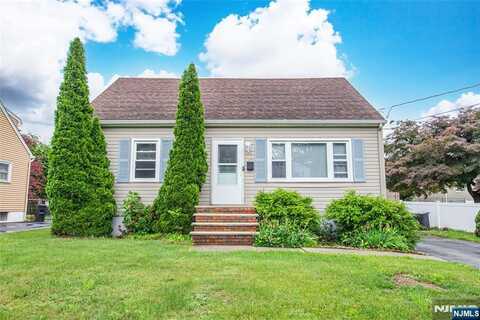 24 Sally Street, Bloomingdale, NJ 07403