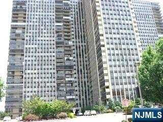 300 Winston 2115, Cliffside Park, NJ 07010