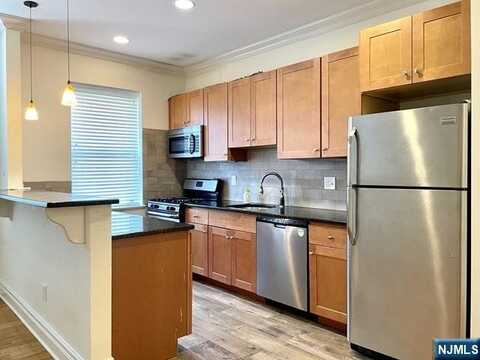 855 Broad Avenue 57, Ridgefield, NJ 07657