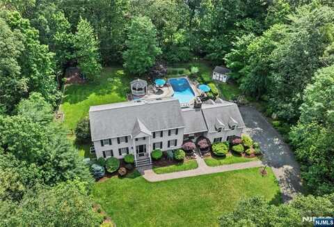 8 Fieldstone Drive, Kinnelon, NJ 07405