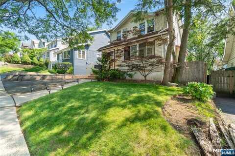 42 Oakwood Avenue, Bogota, NJ 07603