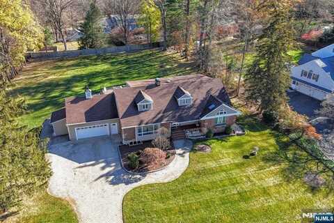 20 Spook Ridge Road, Upper Saddle River, NJ 07458