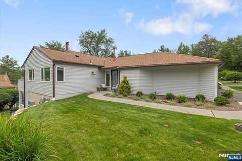 206 Wind Hollow Court, Mahwah, NJ 07430