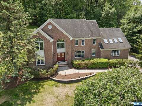 18 Rosewood Lane, Denville, NJ 07834