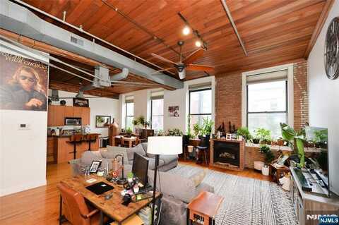 126 Webster Avenue 1G, Jersey City, NJ 07307