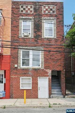 534 Lincoln Street, Union City, NJ 07087