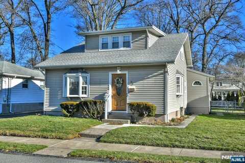 33 Bergen Avenue, Waldwick, NJ 07463