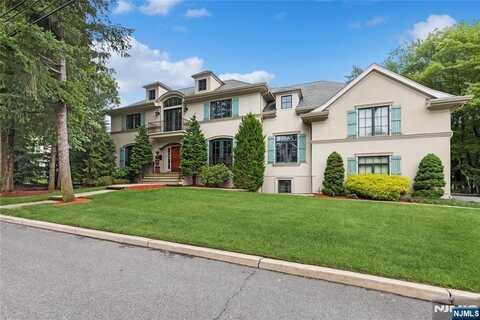 44 Central Avenue, Demarest, NJ 07627