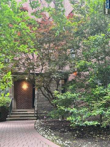 400 Park Place 4B, Fort Lee, NJ 07024