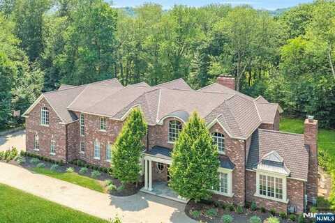 356 Indian Trail Drive, Franklin Lakes, NJ 07417