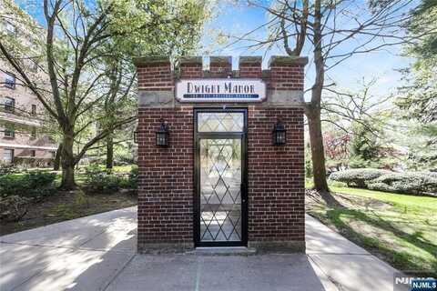 100 E Palisade Avenue C 14, Englewood, NJ 07631