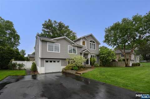 40-10 Terhune Place, Fair Lawn, NJ 07410