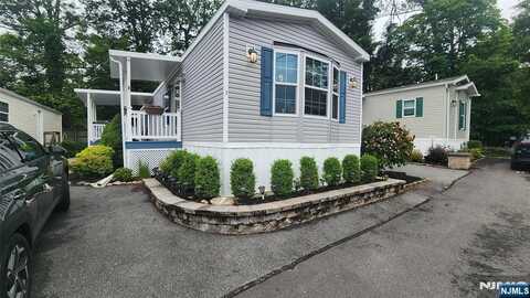 7 Makepeace Drive, Jefferson Township, NJ 07438