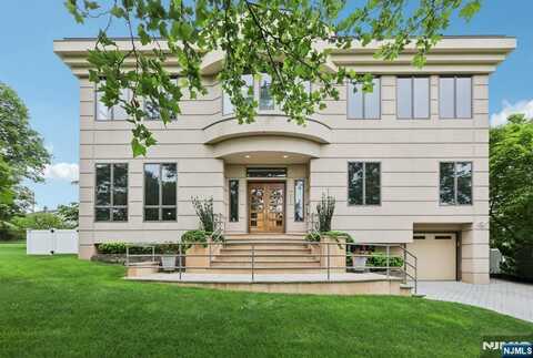 435 Cypress Court, New Milford, NJ 07646