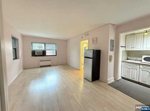 401 Park Place 2H, Fort Lee, NJ 07024