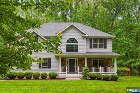 166 Horseneck Road, Fairfield, NJ 07004