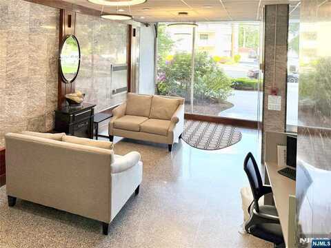 90 Prospect Avenue 10G, Hackensack, NJ 07601
