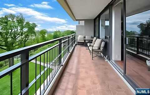 4 Horizon Road 404, Fort Lee, NJ 07024