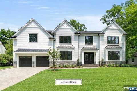 22 Northwood Avenue, Demarest, NJ 07627