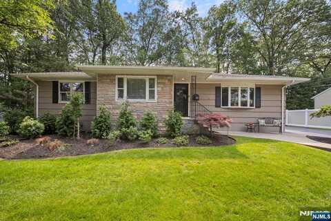 452 Ridgewood Boulevard, Washington, NJ 07676