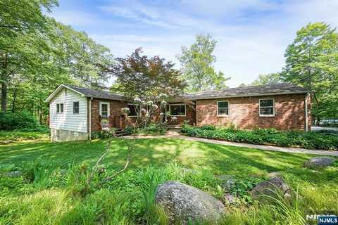 207 Ridge Road, West Milford, NJ 07480
