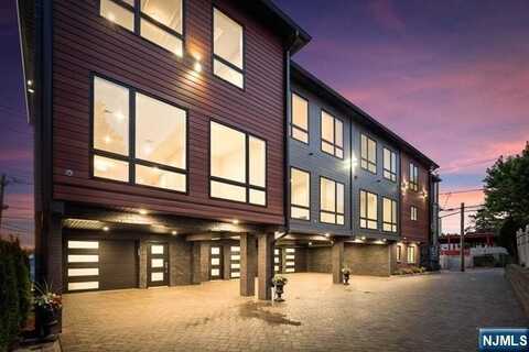 82 W Ruby Avenue A, Palisades Park, NJ 07650
