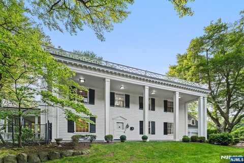 6 Marcotte Lane, Tenafly, NJ 07670