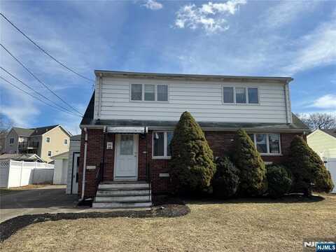 18 Filippone Way, Woodland Park, NJ 07424