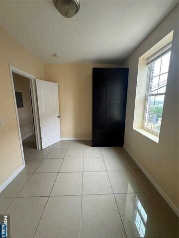 183 Thorne Street 1F, Jersey City, NJ 07307