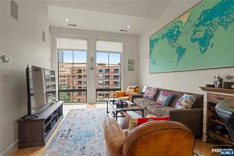 24 Ave At Port Imperial 416, West New York, NJ 07093