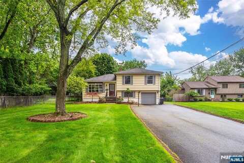 60 Lyon Road, Waldwick, NJ 07463