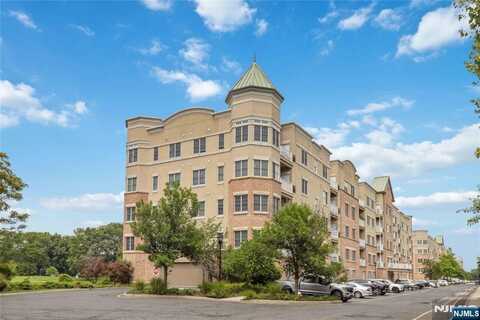 3104 Windsor Park Court 130, Englewood, NJ 07631