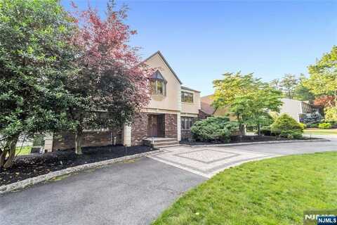 7 Herbst Road, Old Tappan, NJ 07675